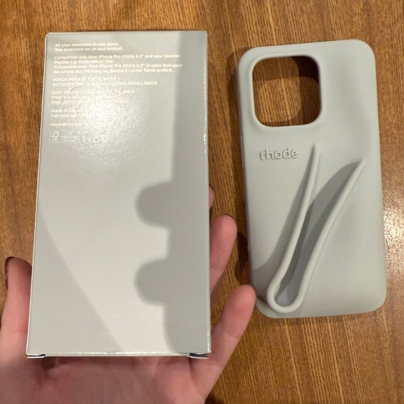 Rhode 16 Pro Lip Case - Picture 2 of 4